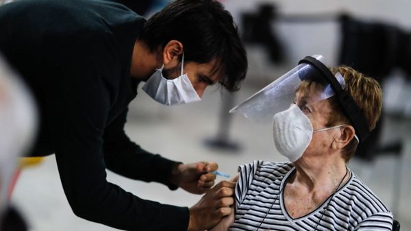 Дайджест: ЕС обсудит Чехию и Навального, ведущие клубы создают футбольную Суперлигу