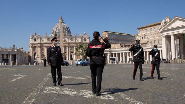 Пасха в условиях коронавируса: Италия вводит строгий локдаун, президента Аргентины не уберег "Спутник V"
