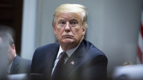 Дайджест: предпасхальное усиление локдаунов в Европе и Трамп, лишенный голоса в "Фейсбуке"