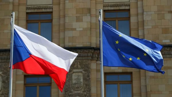 Дайджест: ЕС обсудит Чехию и Навального, ведущие клубы создают футбольную Суперлигу