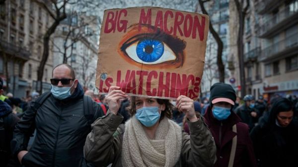 Французский парламент запретил деанонимизацию полицейских в интернете