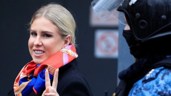 Дайджест: Запад пытается понять, зачем Путину войска у границ Украины; Соболь могут доставить в суд