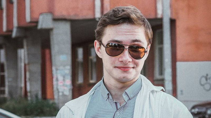 Активист, вышедший на митинг с флагом Евросоюза, пожалуется в СК на угрозы со стороны полиции