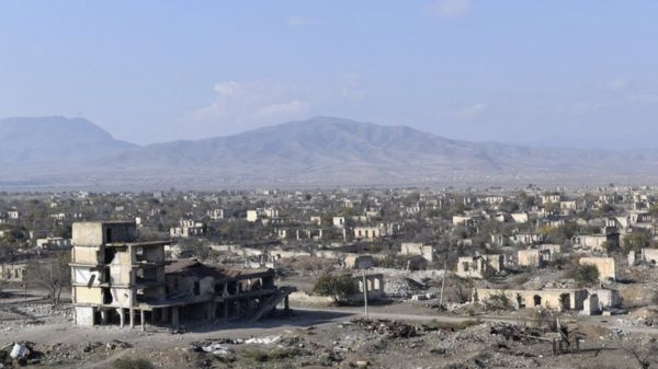 Сможет ли Азербайджан вернуть своих беженцев в Карабах?