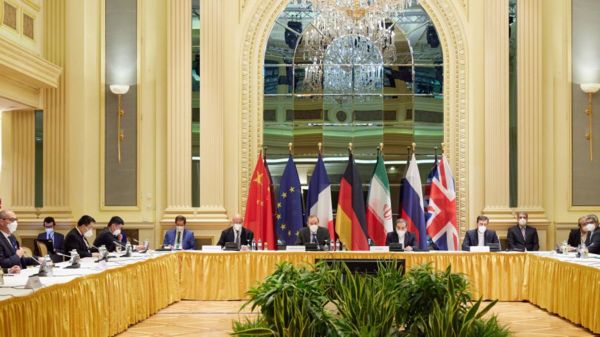 Дайджест: ЕС обсудит Чехию и Навального, ведущие клубы создают футбольную Суперлигу