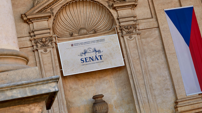 Чешский сенат потребовал расторгнуть договор о дружеских отношениях с Россией