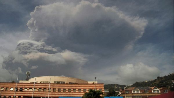 Карибский кризис: на острове Сент-Винсент извергается вулкан, под угрозой весь регион