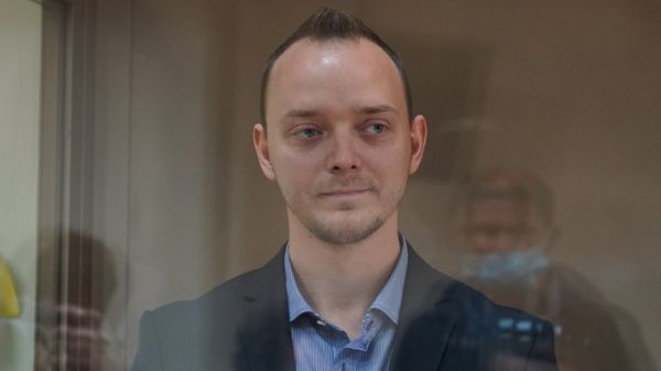 "Связать руки, заткнуть рты". ФСБ просит наказать защитников Сафронова