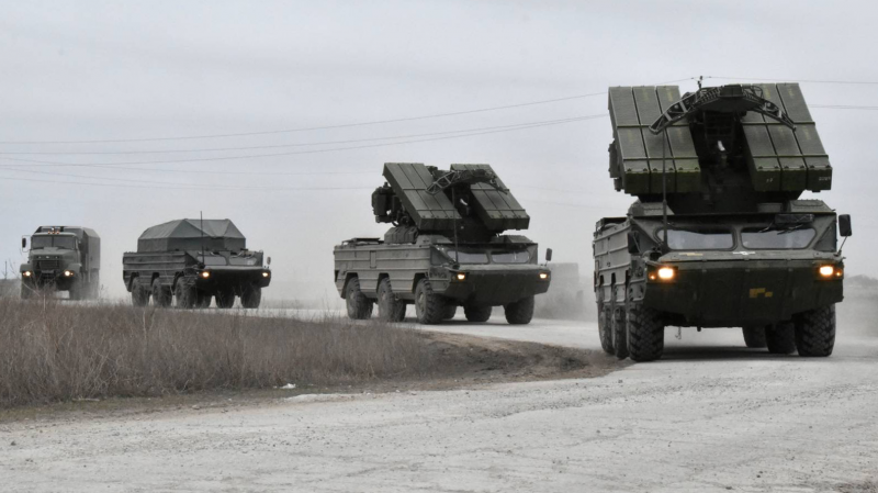 "Демонстрация силы для украинского руководства". Эксперты о том, насколько серьезны заявления России о возможности войны