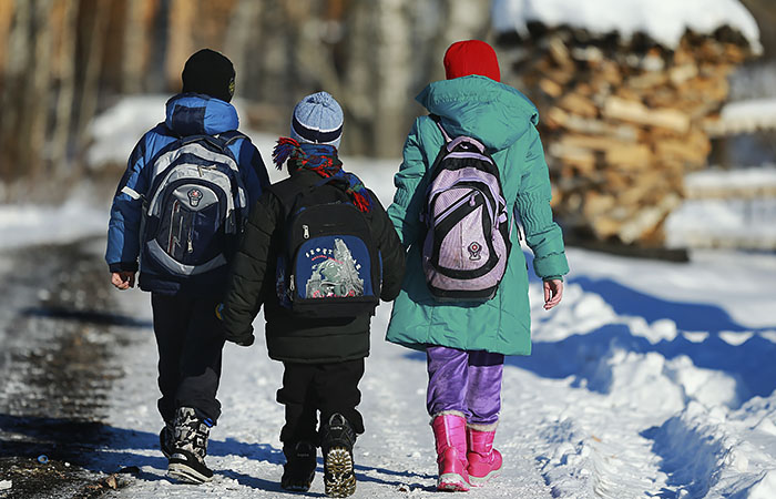 Детям 8-16 лет из неполных семей будут выплачивать 5,6 тыс. руб. в месяц с 1 июля