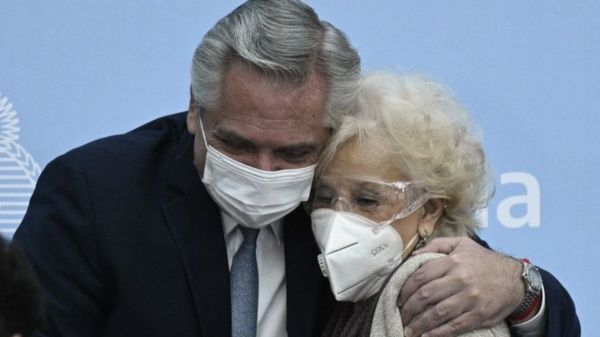 Пасха в условиях коронавируса: Италия вводит строгий локдаун, президента Аргентины не уберег "Спутник V"