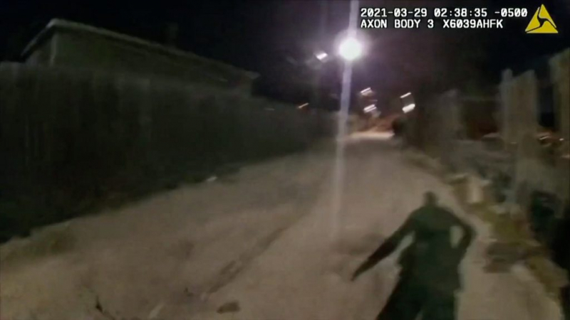 Полицейский в Чикаго застрелил 13-летнего мальчика. Опасаясь беспорядков, власти опубликовали видео