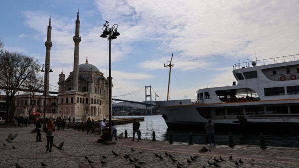 Дайджест: Россия ограничивает полеты в Турцию на фоне пандемии, Джо Байден просит американцев протестовать мирно