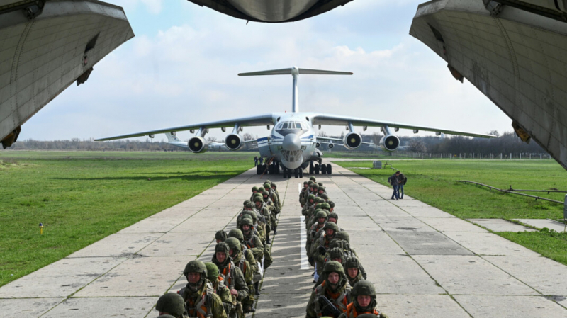 Эксперты: Россия сохранит возможность быстро развернуть войска на границе с Украиной даже после их отвода