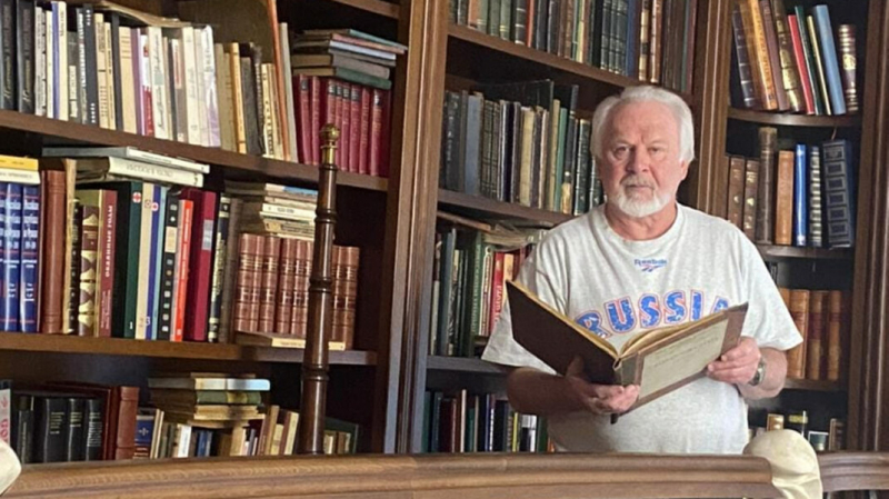 «Есть силовики, у которых чуть меньше извилин». Глава Союза журналистов Москвы — о визитах полиции