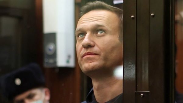 Дайджест: срыв "Артдокфеста" в Петербурге и план выхода Британии из локдауна