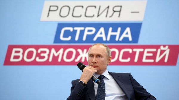 Дайджест: российские войска у границ Украины и Навальный в медчасти ИК-2