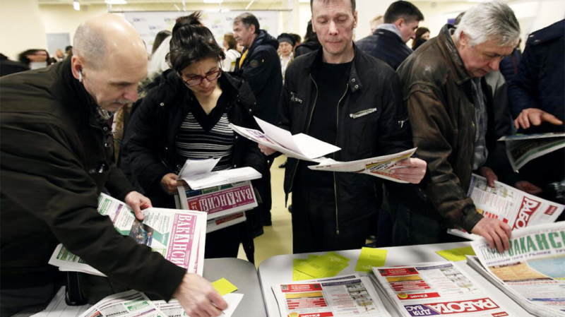 Глава Роструда пожаловался на блогеров: экономике нужны не они, а станочники и инженеры