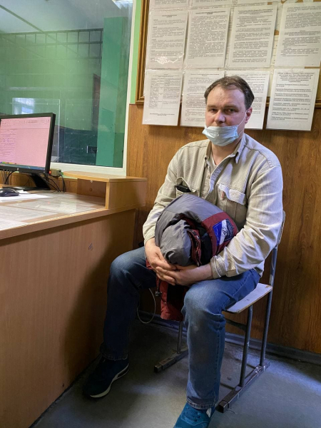 "Я думала, что это какие-то районные бандиты". Как замглавы "Альянса врачей" в Мурманске задерживали силовики в штатском