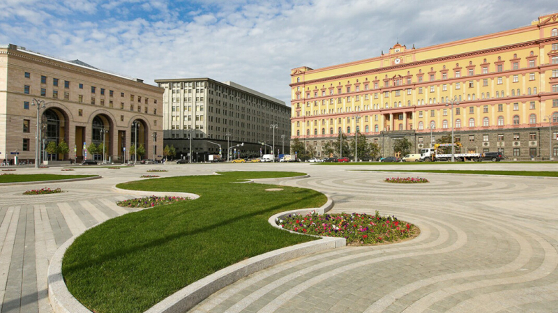 Кремль хотел установить на Лубянке памятник Невскому. Но просчитался, вынеся на голосование и Дзержинского