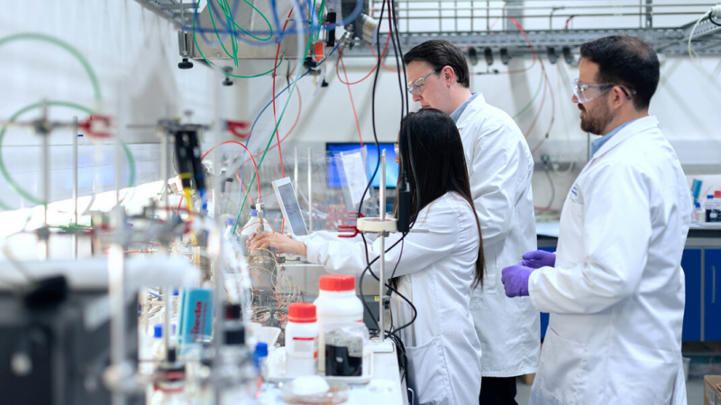 Кремль не увидел «ничего трагического» в оттоке российских учёных за рубеж