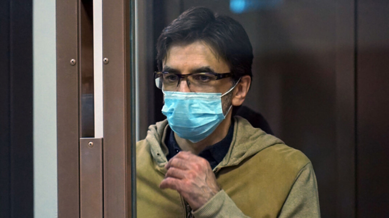 «Меня насильно на носилках принесли». Экс-министр Абызов на заседании суда заявил о заражении COVID-19 в СИЗО