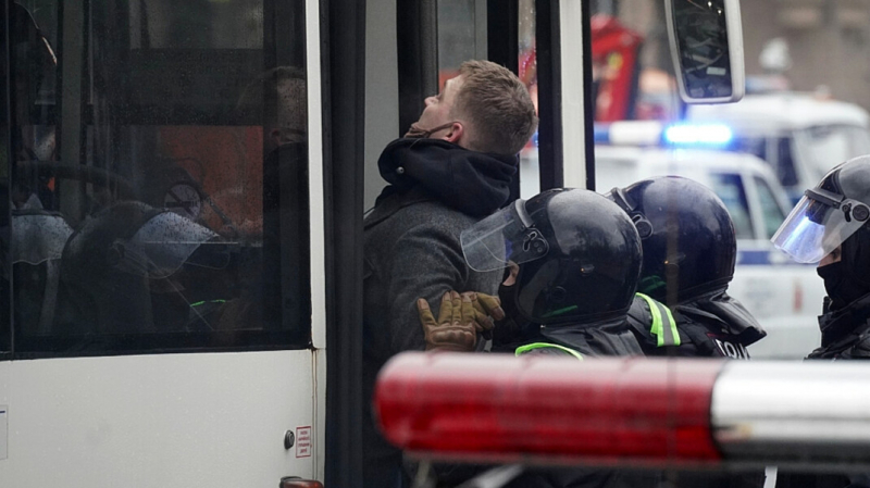 На акциях в поддержку Навального по всей стране задержали более 1000 человек