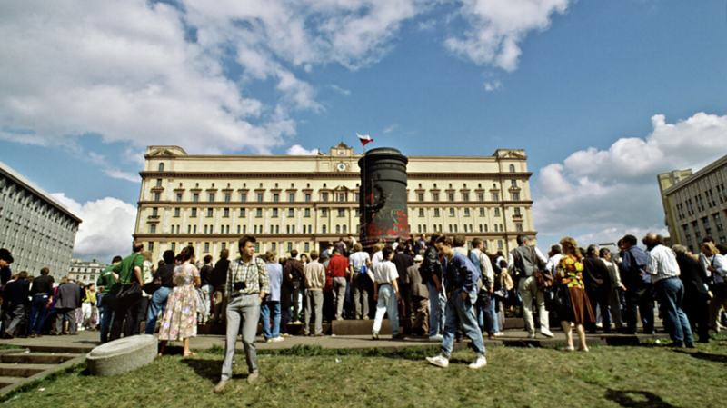 Общественники: прокуратура признала незаконным снос памятника Дзержинскому на Лубянке