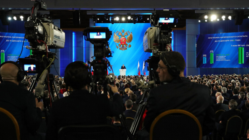 От журналистов потребовали сдать три теста на COVID-19 перед посещением послания Путина