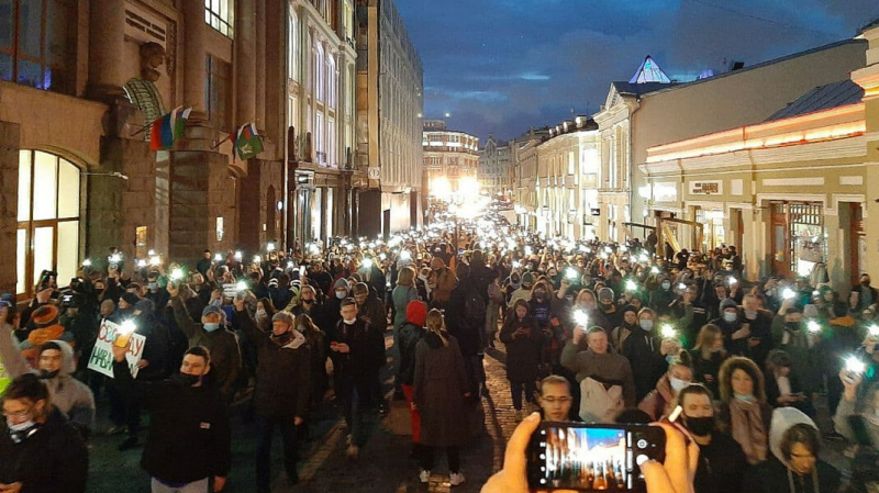 Полиция насчитала 6000 человек на акции в поддержку Навального в центре Москвы