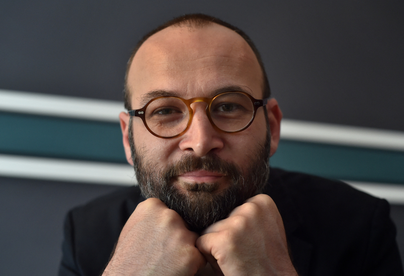 "Политики до сих пор считают граждан врагами, а не работодателями". Интервью с номинантом на "Оскар-2021" Александром Нанау 