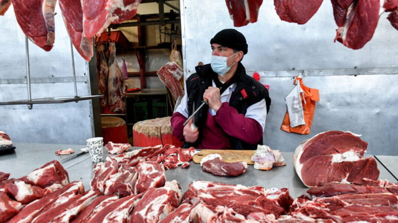 Потребление говядины упало до минимума за 10 лет из-за падения доходов россиян