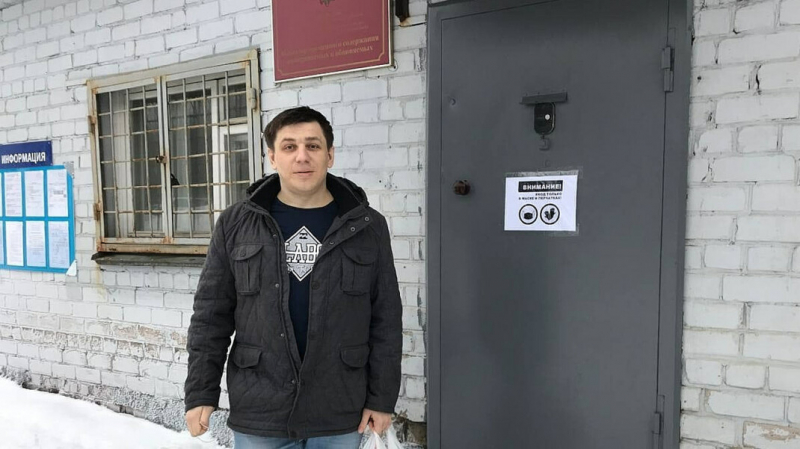 Прокурор запросил для экс-координатора штаба Навального 3 года колонии строгого режима из-за клипа Rammstein