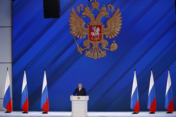 Россиянам усложнили трудоустройство в недружественные посольства