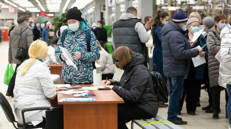 Российский осведомитель передал ЕС данные о смерти четырёх человек после прививки «Спутником V»