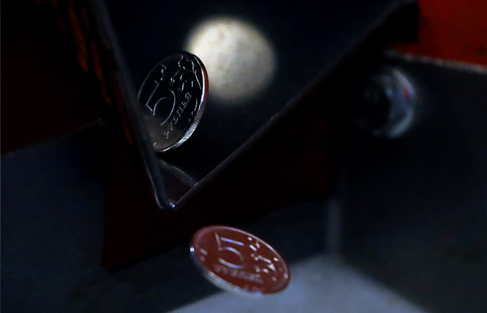 Рубль обретает третью форму. Обобщение