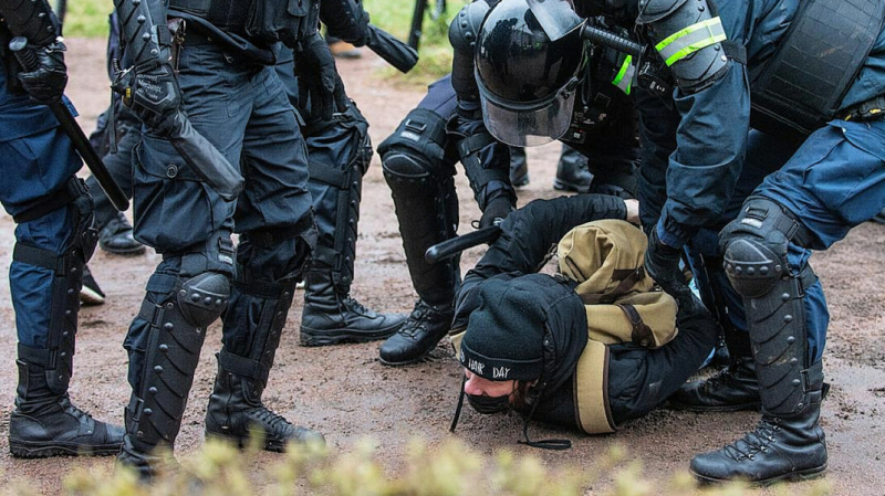 Санкт-Петербург стал лидером по числу нарушений со стороны правоохранительных органов после акции 21 апреля