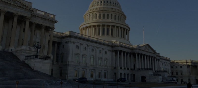 Топ-менеджеров Facebook, Twitter и YouTube вызвали на слушания в Сенат США