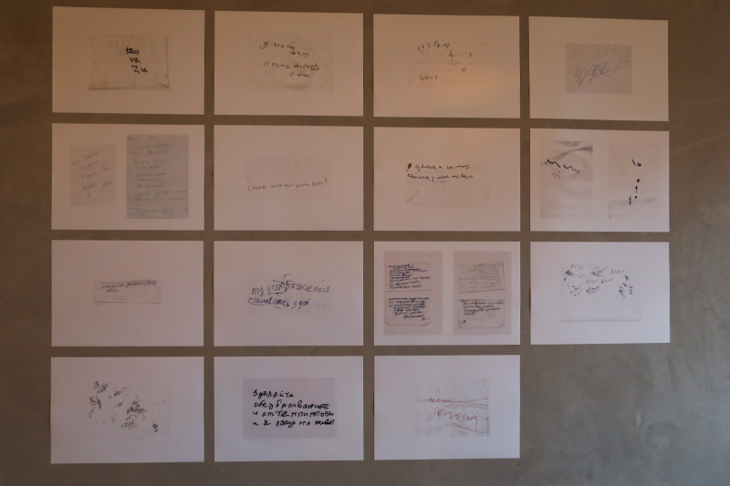 В Беларуси закрыли выставку "Машина дышит, а я – нет", посвященную медикам. Ее организаторы в ИВС на Окрестина