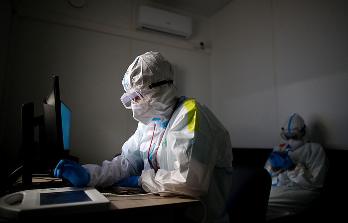 В России за сутки выявили 8 702 новых случая COVID-19
