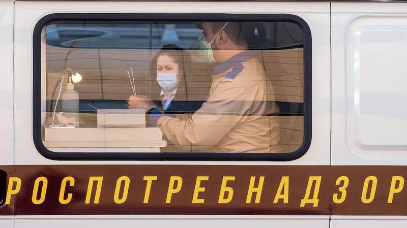 Власти обязали россиян сдавать тест на COVID-19 при въезде в страну любым видом транспорта