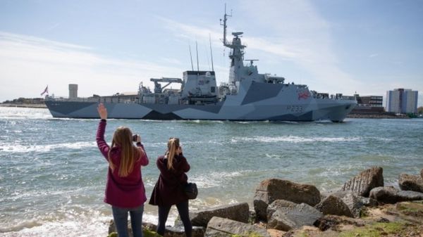 Министр обороны Британии: российские подлодки циркулируют вдоль наших берегов