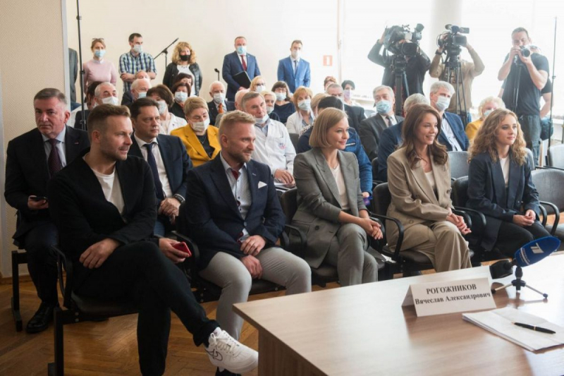 Определены режиссер и актриса, которые отправятся на МКС для съемок фильма «Вызов»