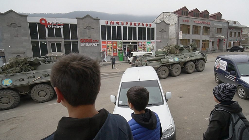 Посол Британии в Баку: Лондон выступает за международный контингент в Карабахе