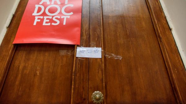 Гран-при "Артдокфеста" получил фильм "Тихий голос" о гее из Чечни