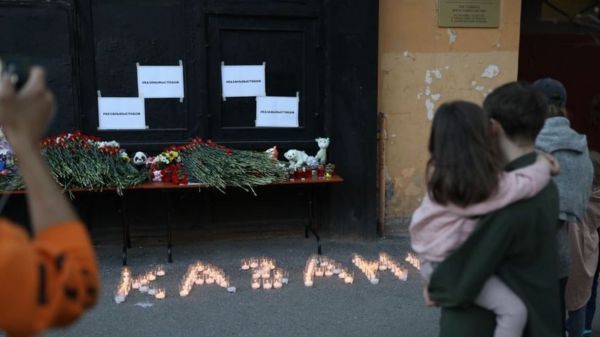 "Родители кричали - верните наших детей!" Как Казань переживает расстрел школьников