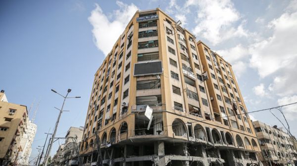 Фото: последствия бомбардировок и погромов в Израиле