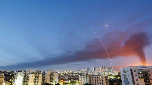 Фото: последствия бомбардировок и погромов в Израиле