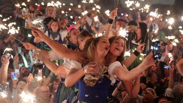 В Германии из-за коронавируса второй раз отменили Октоберфест