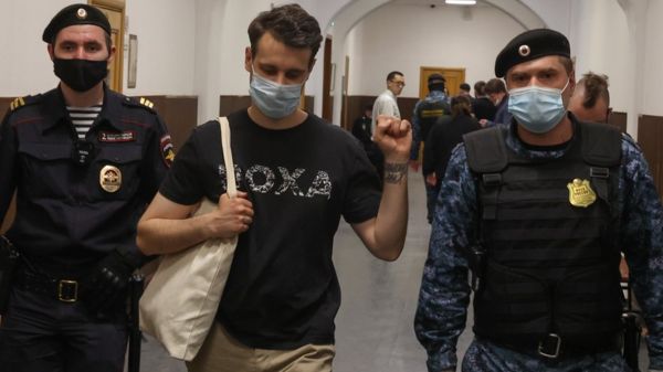 На редактора DOXA завели дело о клевете. Он жаловался на харассмент со стороны следовательницы